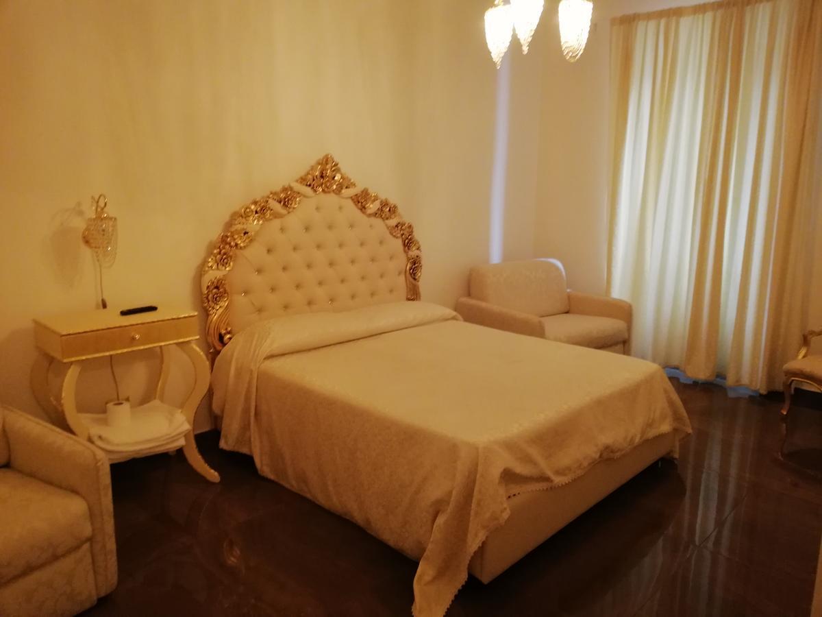 Guest House Maria Francesca Naples Extérieur photo